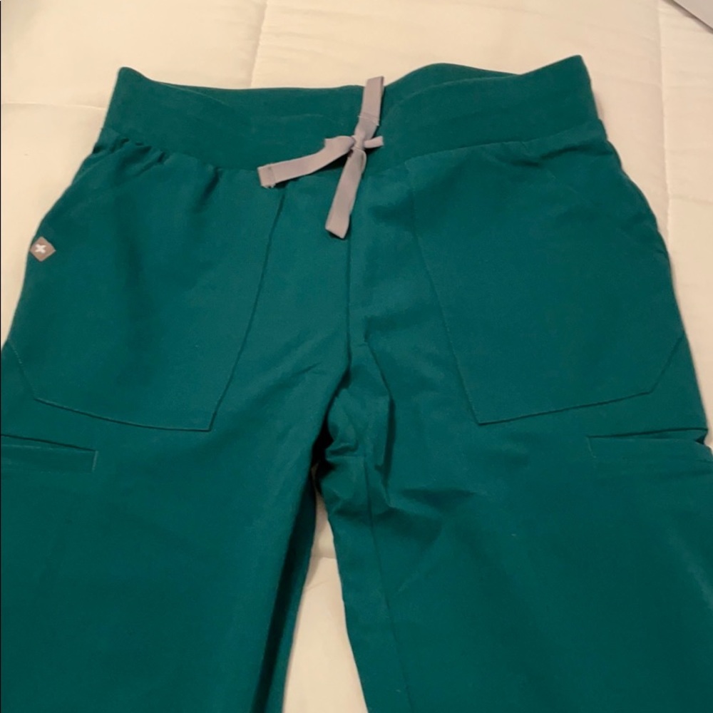 Figs scrubs